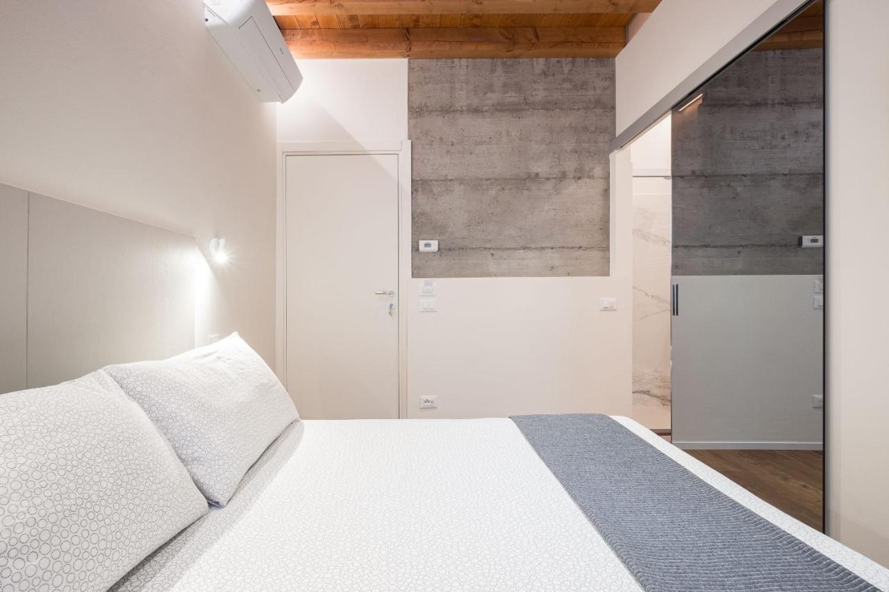 Teatro Romano Easy Suites ヴェローナ エクステリア 写真