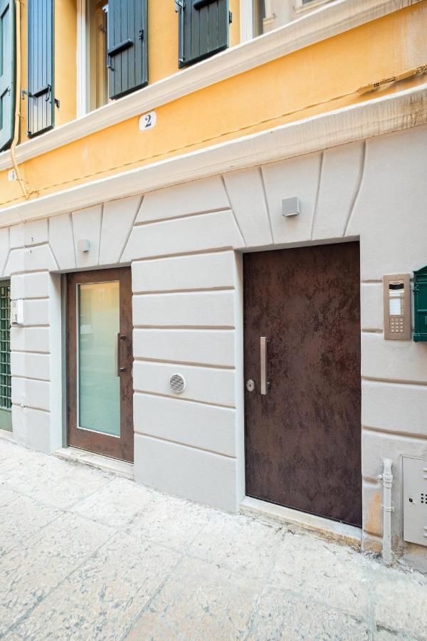 Teatro Romano Easy Suites ヴェローナ エクステリア 写真